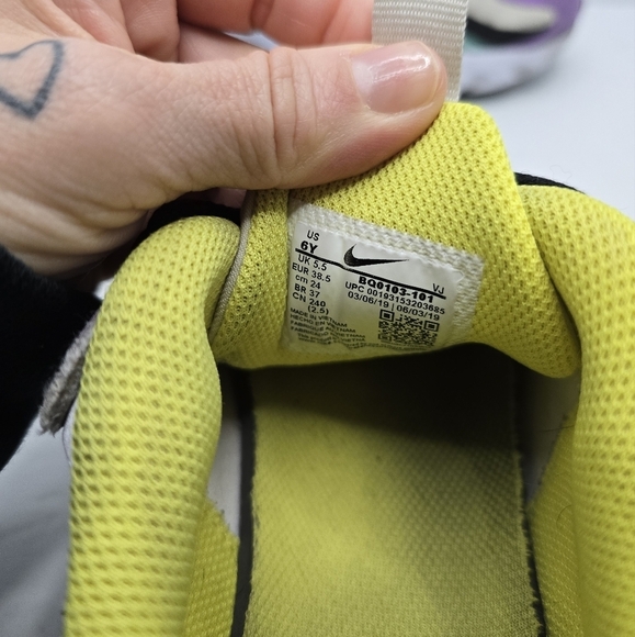 Nike | Air Max 270 React 'Bright Violet' sporty activewear sneakers | WMS 7.5 - Picture 8 of 14